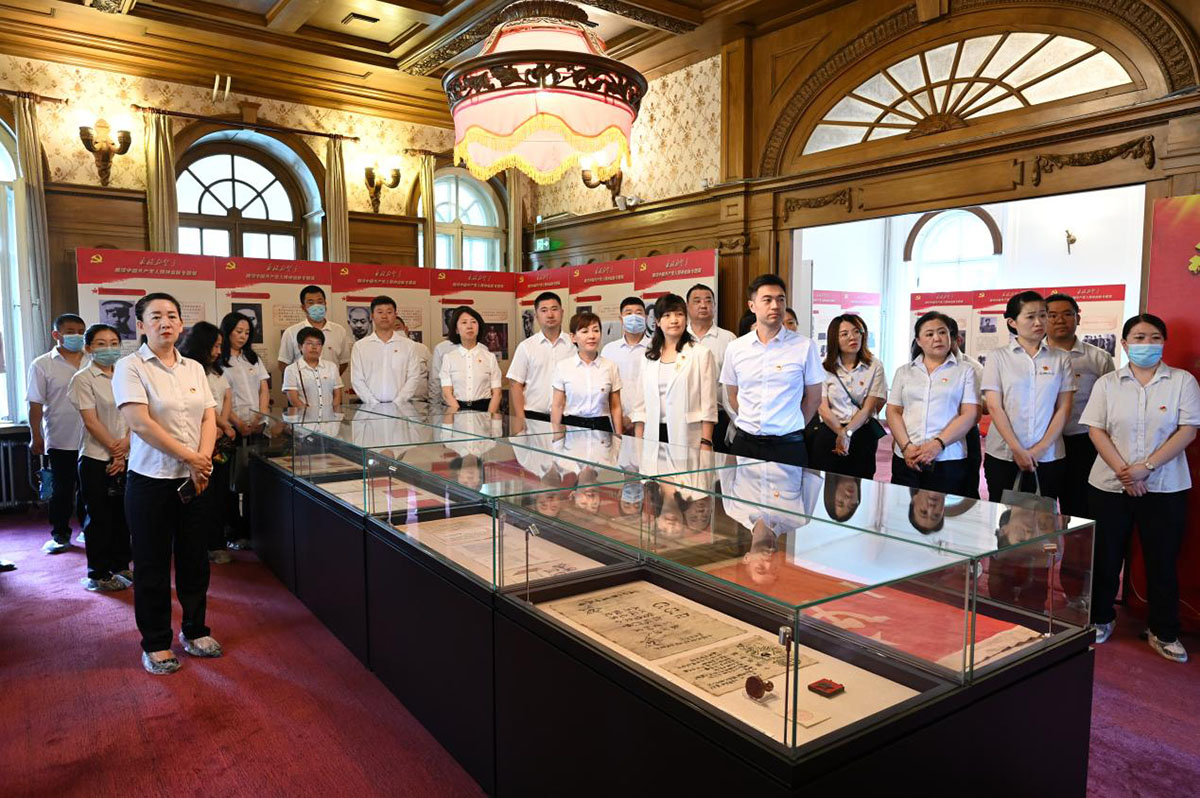 1688367587651302.jpg 2-(网站发布)20230628石化院与工商银行联合开展特色主题党日活动.jpg